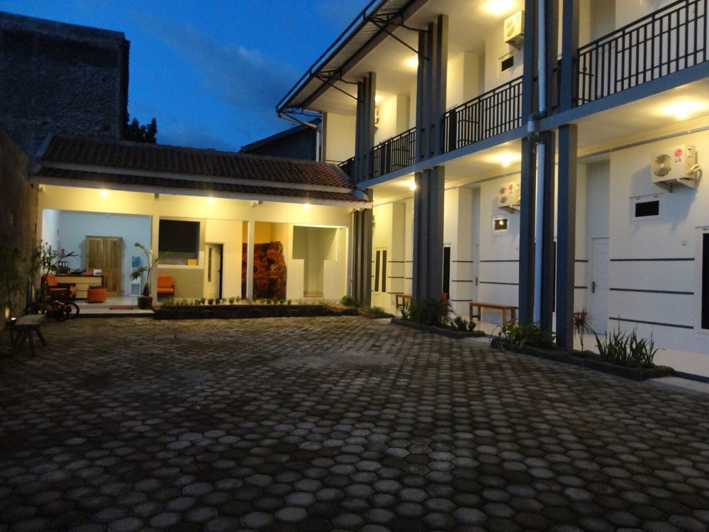 Pendowo Huis Guest House ジョグジャカルタ エクステリア 写真